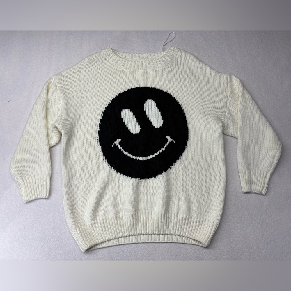 URBAN DAIZY OVERSIZED SMILEY SWEATER SIZE XS/S